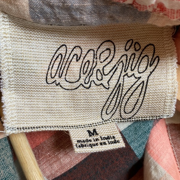 ACE & JIG
Plaid Print Mock Neck Blouse
Size: M, EUC - Picture 9 of 9